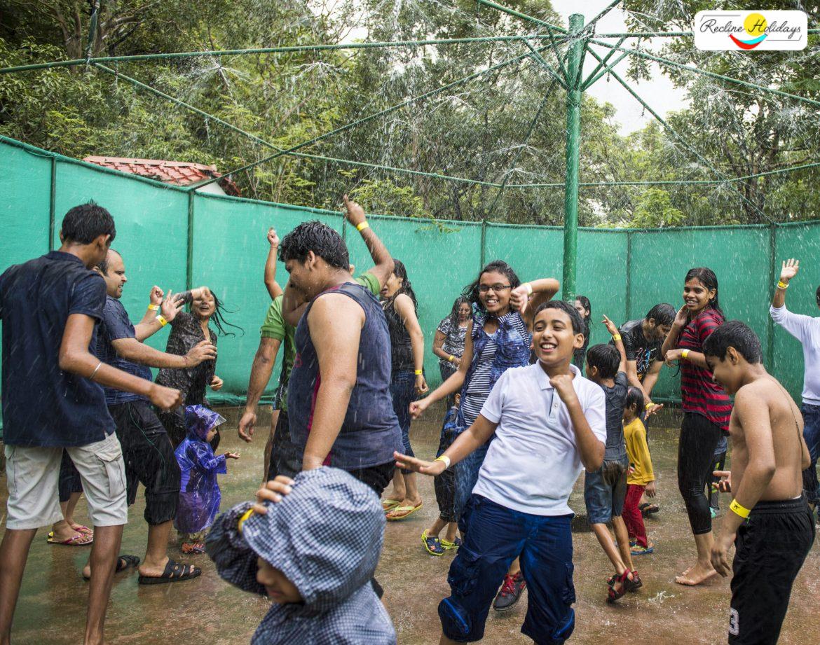 Book a cozy bungalow on rent near pune with a private pool for your weekend