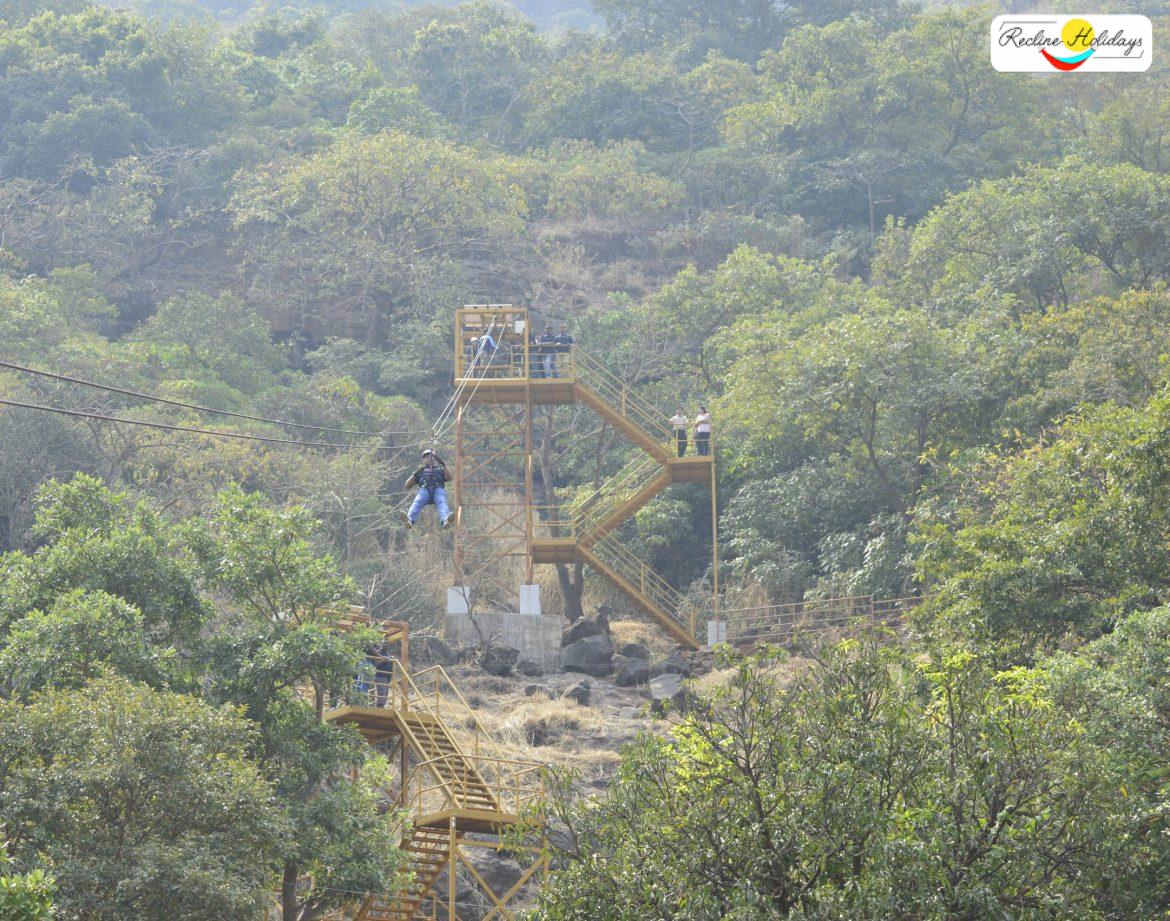 Bungalow on rent near pune with infinity pool