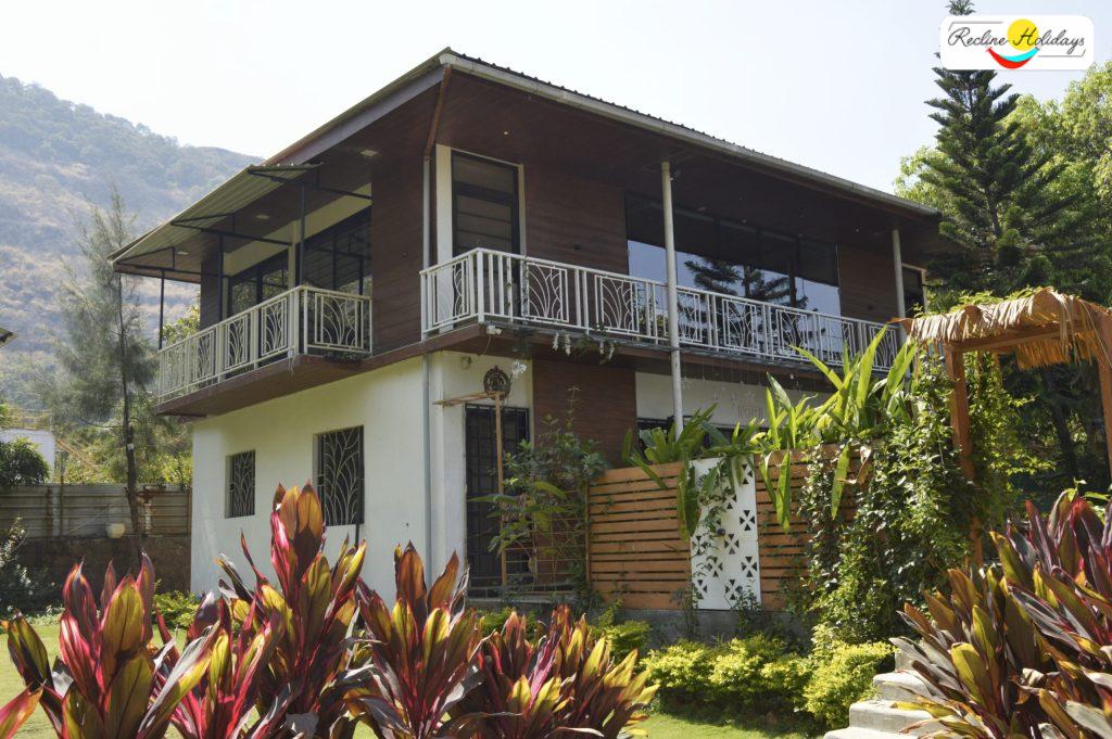 Rent a 4bhk bungalow near lonavala with pool