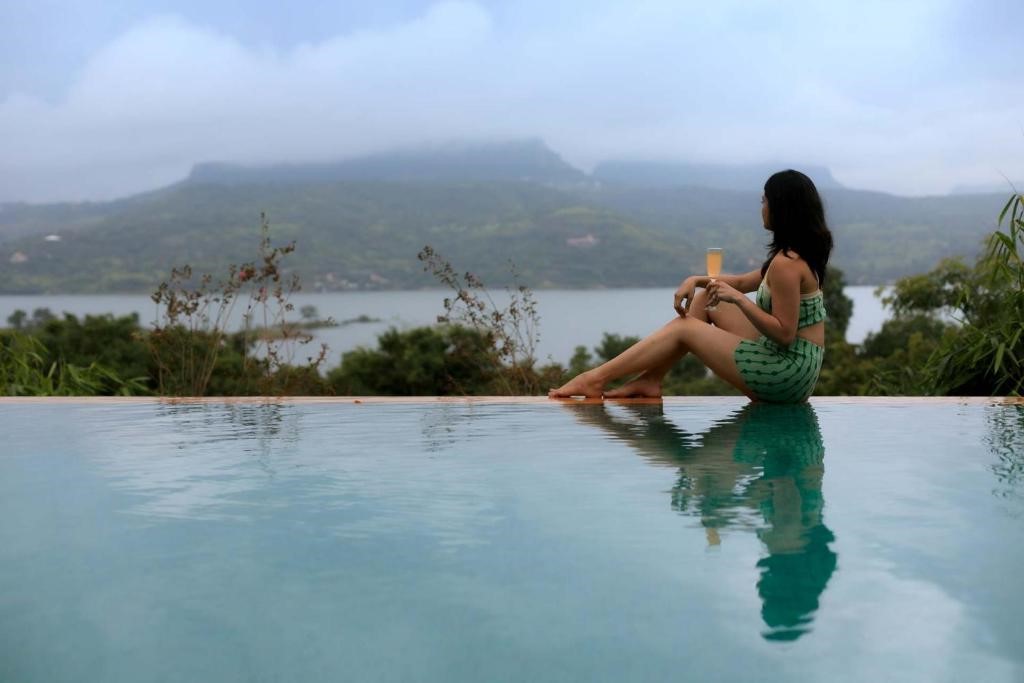 Infinity pool with a view a bungalow with infinity pool is the ultimate luxury for group hangouts swim chill or just soak in the view