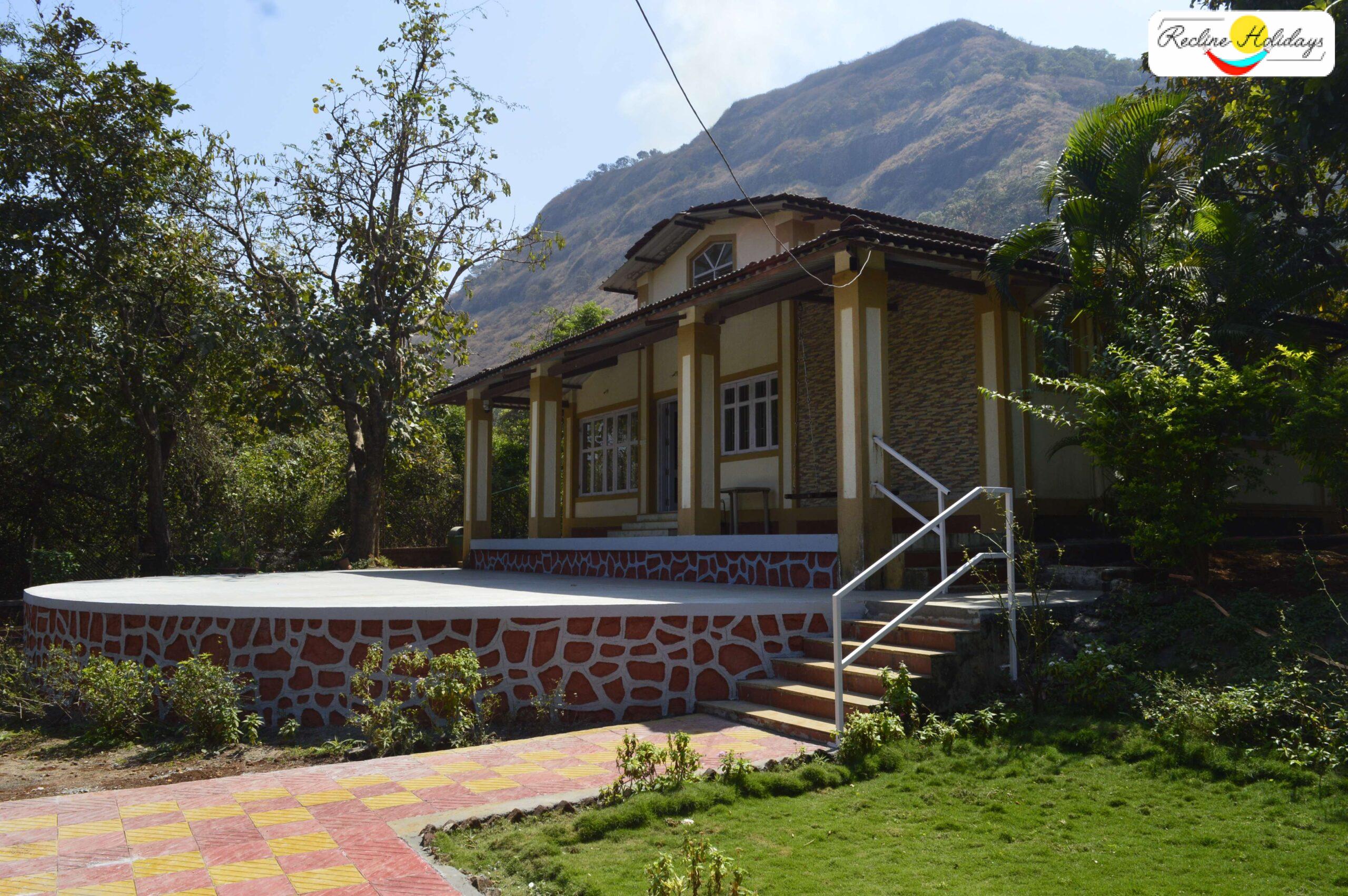 When it comes to finding the best villas near Pune, Recline Holidays stands out with its handpicked selection. Our villas are designed to provide you with the utmost comfort and luxury. Here are some highlights: